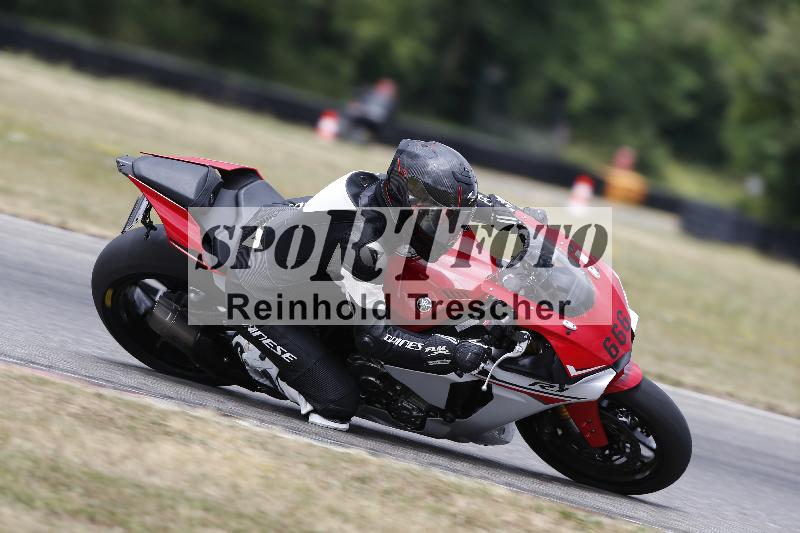/32 07.07.2025 Plüss Moto Sport ADR/Freies Fahren/666